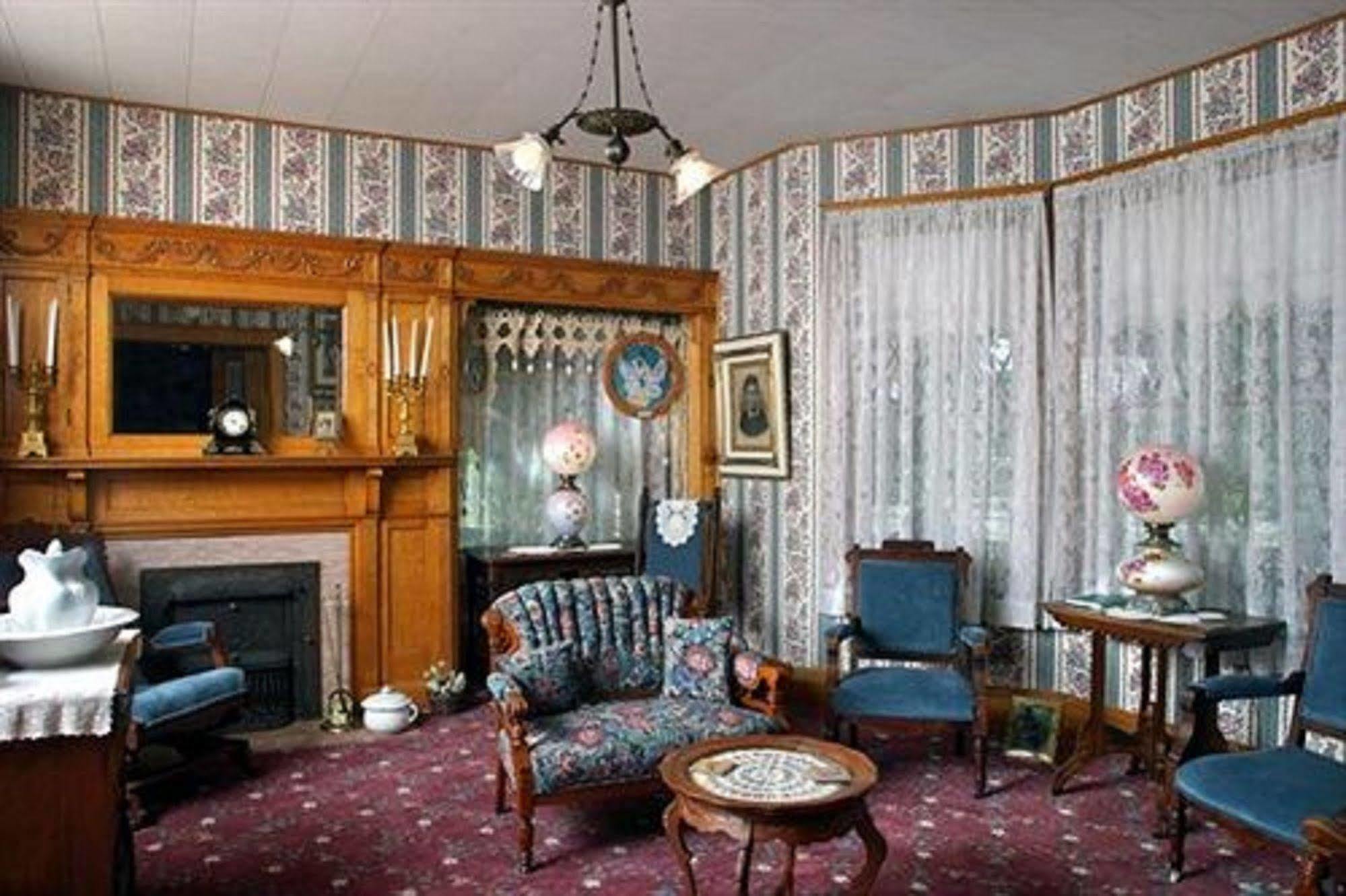 Oakenwald Terrace Hotel Chatfield Стая снимка